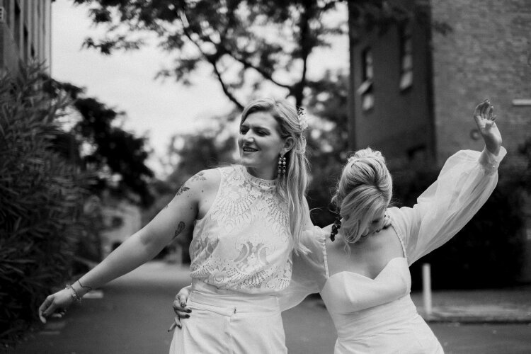 3 Hour Wedding Photo Packages with Barefoot & Bearded