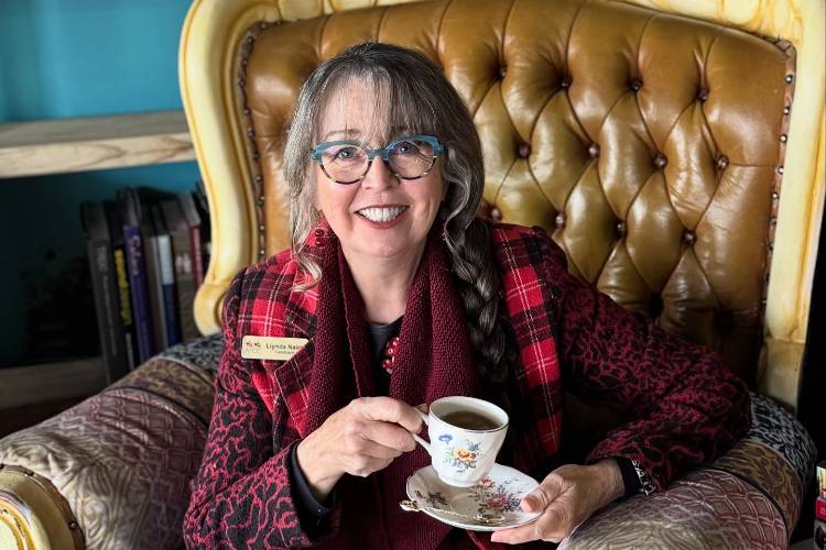 Administrative weddings by Llynda Nairn