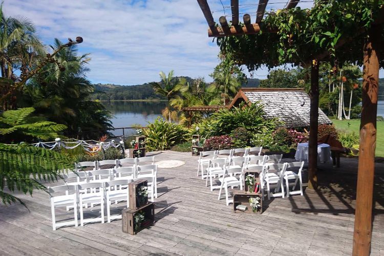 Best lakefront wedding venue in QLD