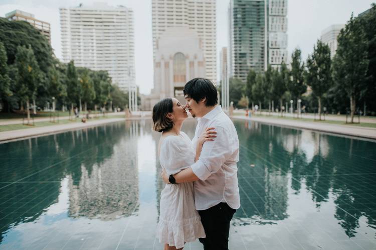 City engagement photography by CJ Picture
