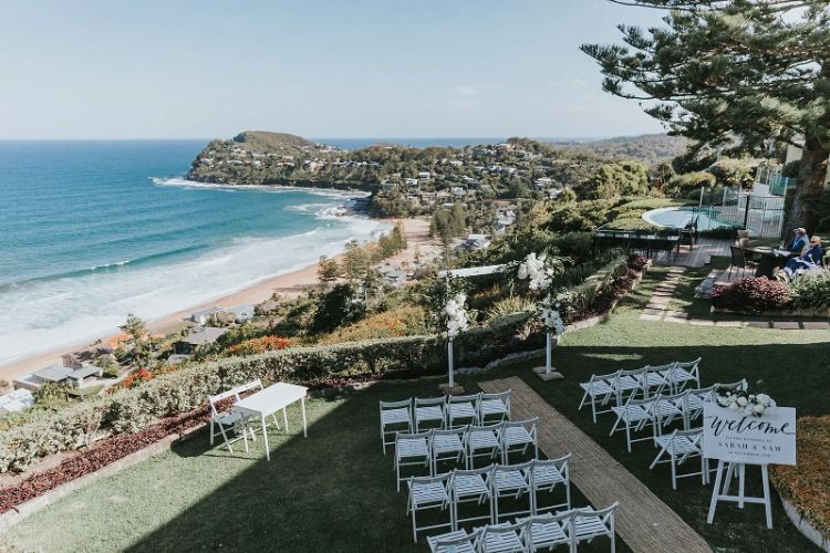 Clifftop ceremony setting with ocean views at Jonah's in Sydney