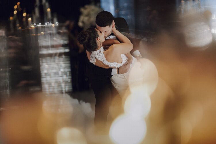 Documentary wedding photography with couple at night by Splendid
