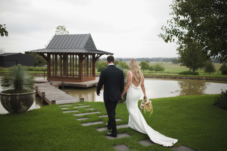 Elopement venue with lake house
