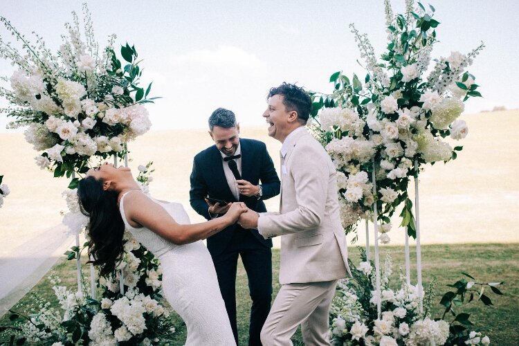 Funny marriage celebrant Sam Lavery at a Melbourne VIC wedding ceremony