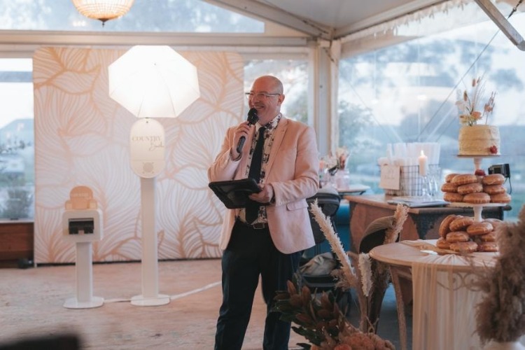 NSW Celebrant and MC Jeff Hindmarsh