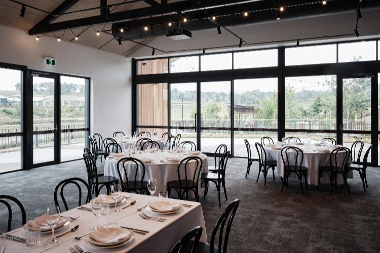 Lakefront reception venue in North Richmond