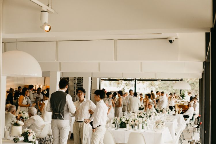 Waterfront dining room in Balmoral Sydney