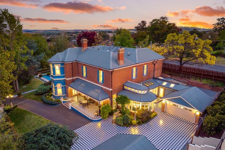 Italian mansion to hire for DIY weddings in Bathurst - Blair Athol