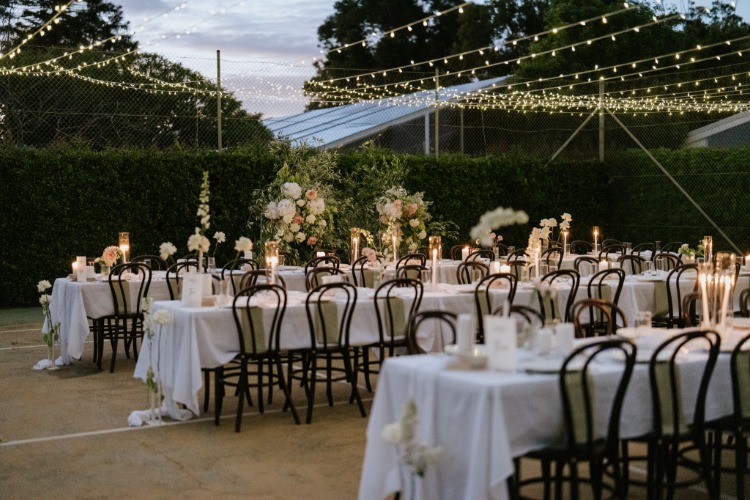 Wedding estate with tennis court function area at Albion Park