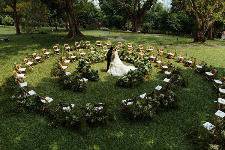 Melbourne wedding photo of Bride & Groom in circular ceremony set up