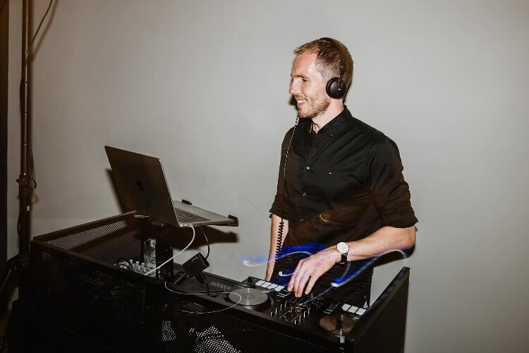 Wedding reception entertainment DJ Advantage