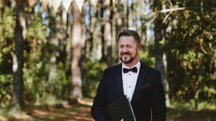 Stephen Lee is a relaxed male celebrant in Sydney