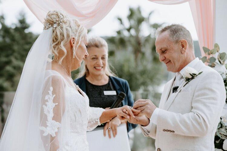 Northern Beaches Marriage Celebrant MC Maria Nizetti