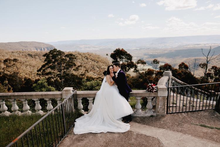 The Lookout is a bush view wedding venue in the Blue Mountains