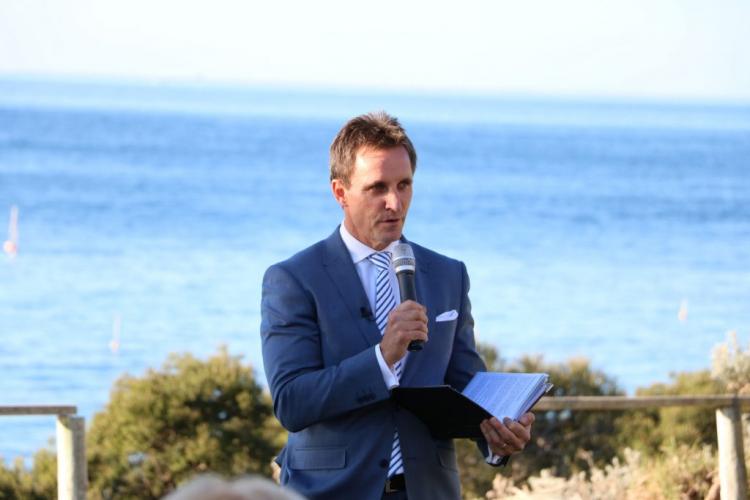 Melbourne Male Marriage Celebrant Andrew Redman