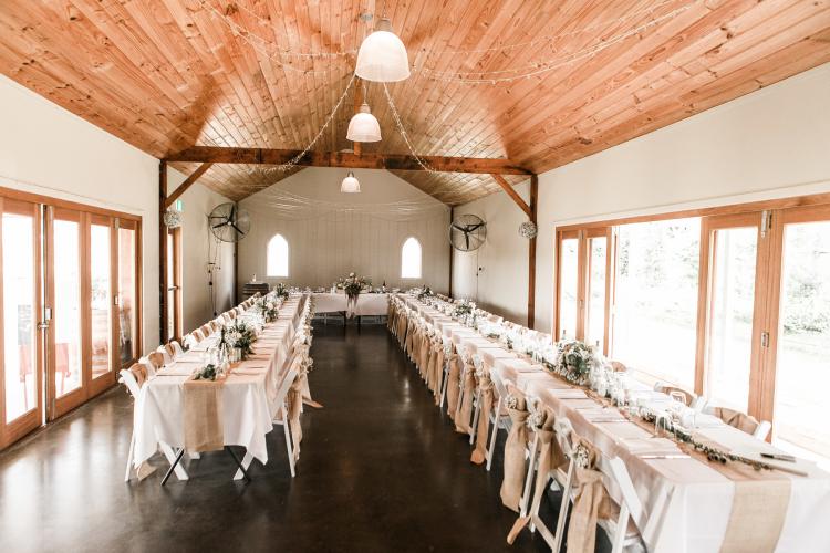 broke wedding venue Starline Alpacas