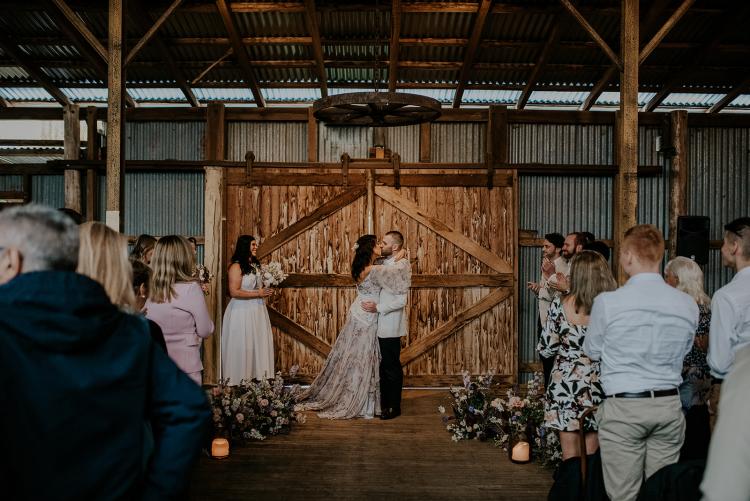 barn wedding venue waldara